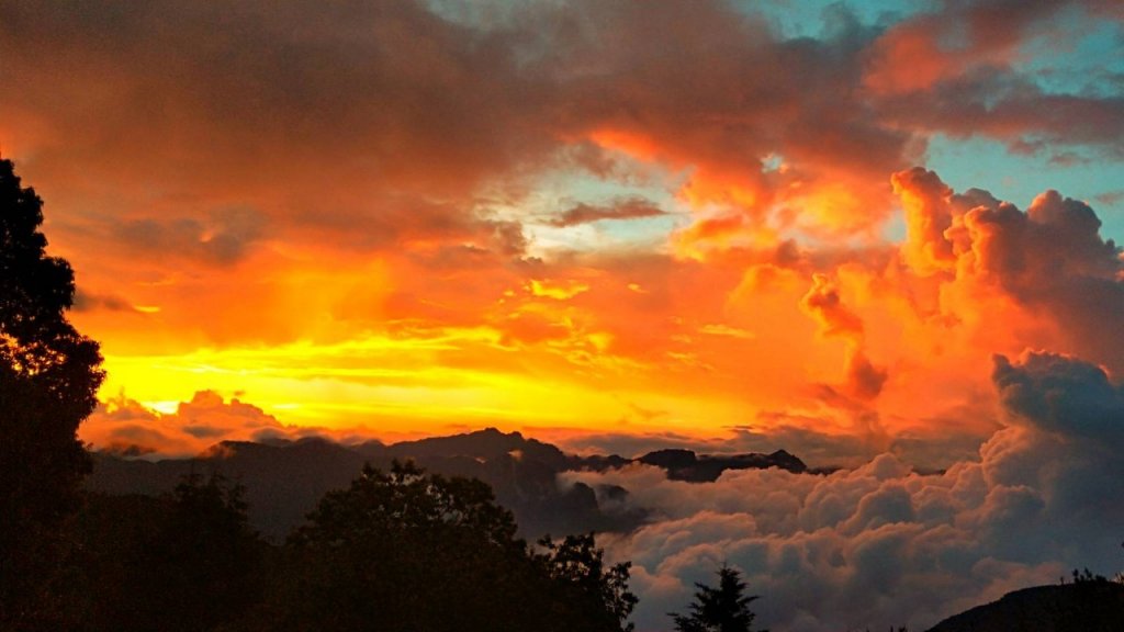 【阿里山私房景點】塔塔加夕陽下的彩霞_691628