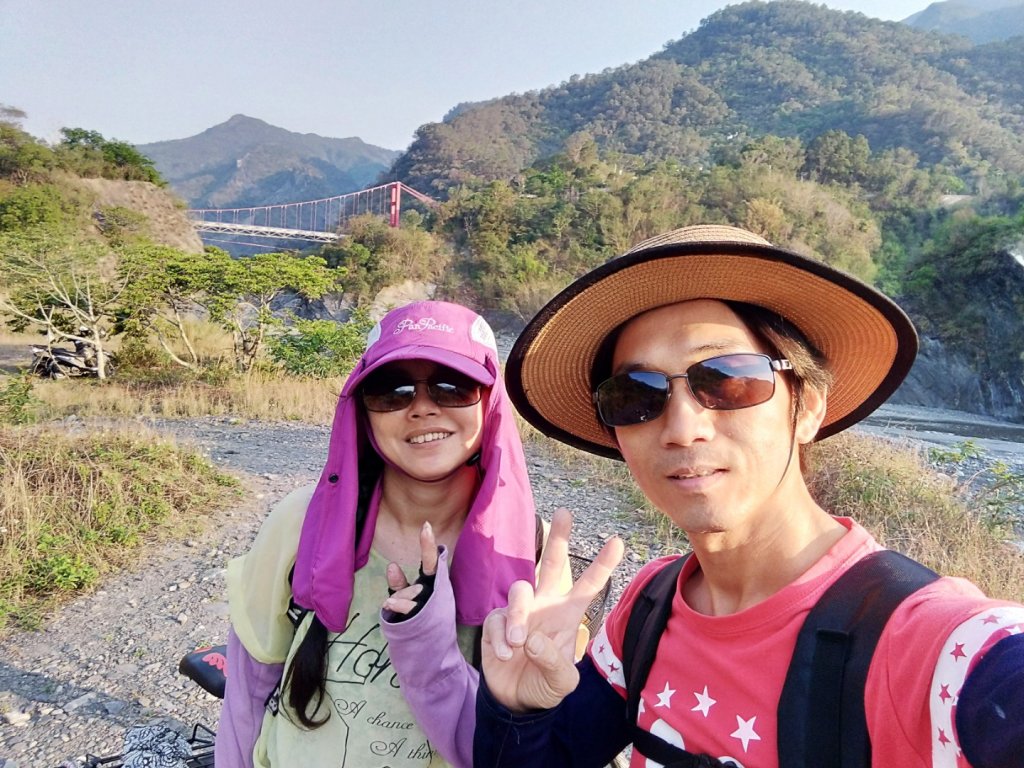 徒步32K勇闖哈尤溪～七彩岩壁_562820