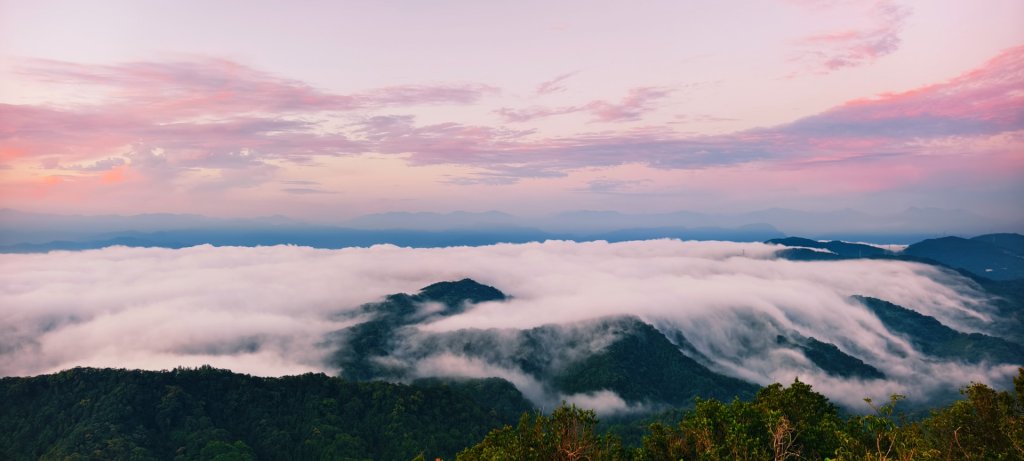 #二格山 #琉璃光 #霞光 #火燒雲 #雲海流瀑 #日出 8/20_2864871