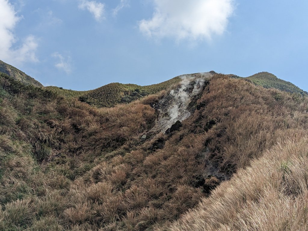 冬日好天氣走苗圃線登七星山。下小油坑及環七星山人車分道_1993446
