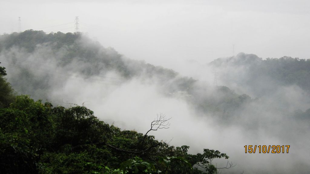 登山遇雨是常有的事 !_187868