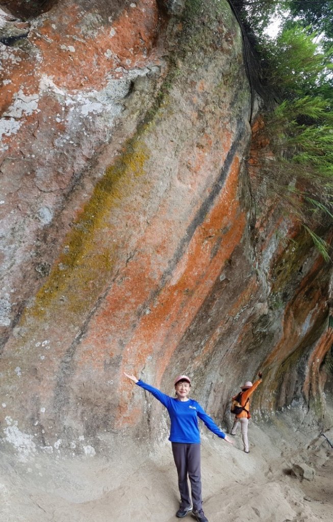 繽紛絢麗的鳶山彩色大岩壁封面圖