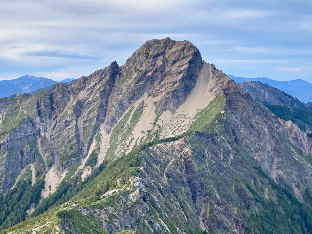 玉山北峰主峰東峰封面圖