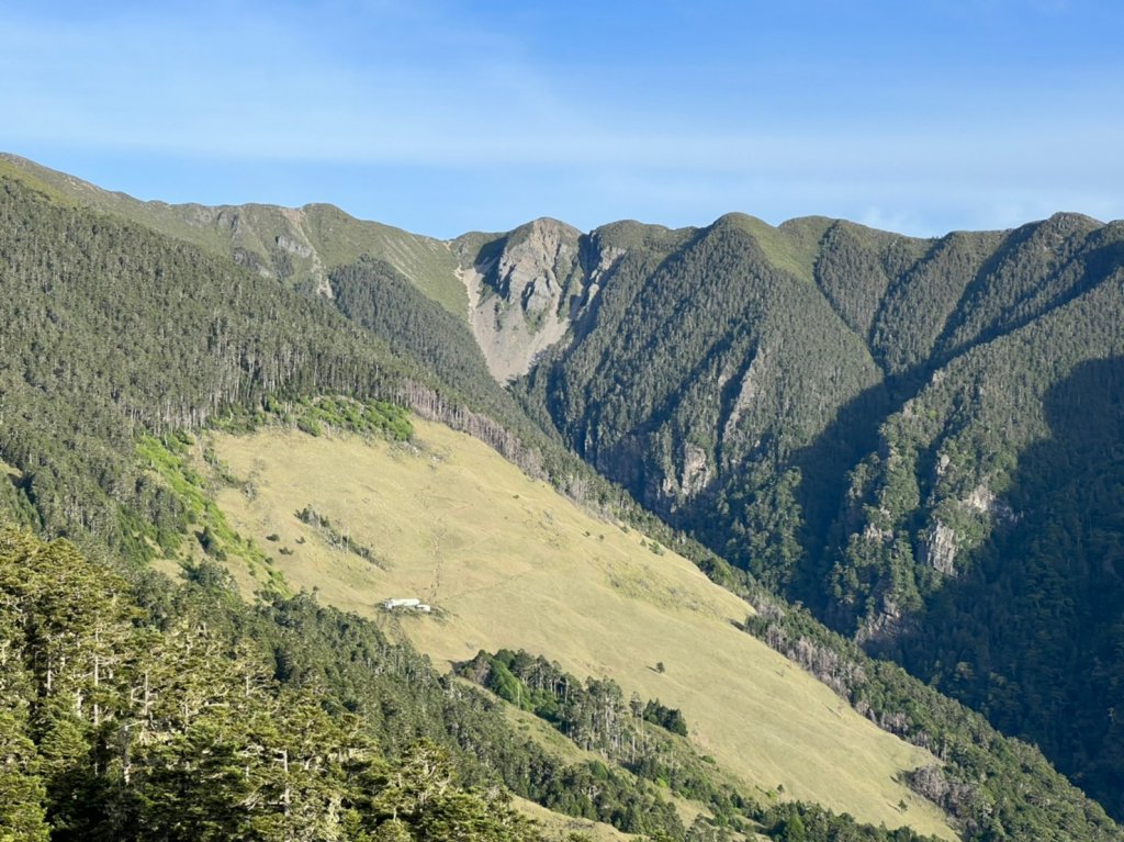 雪山主東北下翠池｜4天4夜｜北稜角上雪北｜聖稜線Y型縱走｜拜訪童話夢幻小屋｜入門C+級縱走_2088374