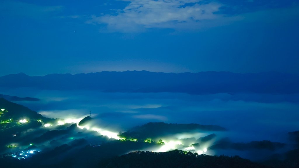 #二格山 #琉璃光 #霞光 #火燒雲 #雲海流瀑 #日出 8/20_2864916
