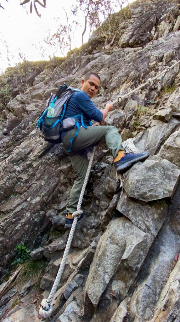 五訪台中鳶嘴山：拉繩挑戰陡峭岩壁_785423
