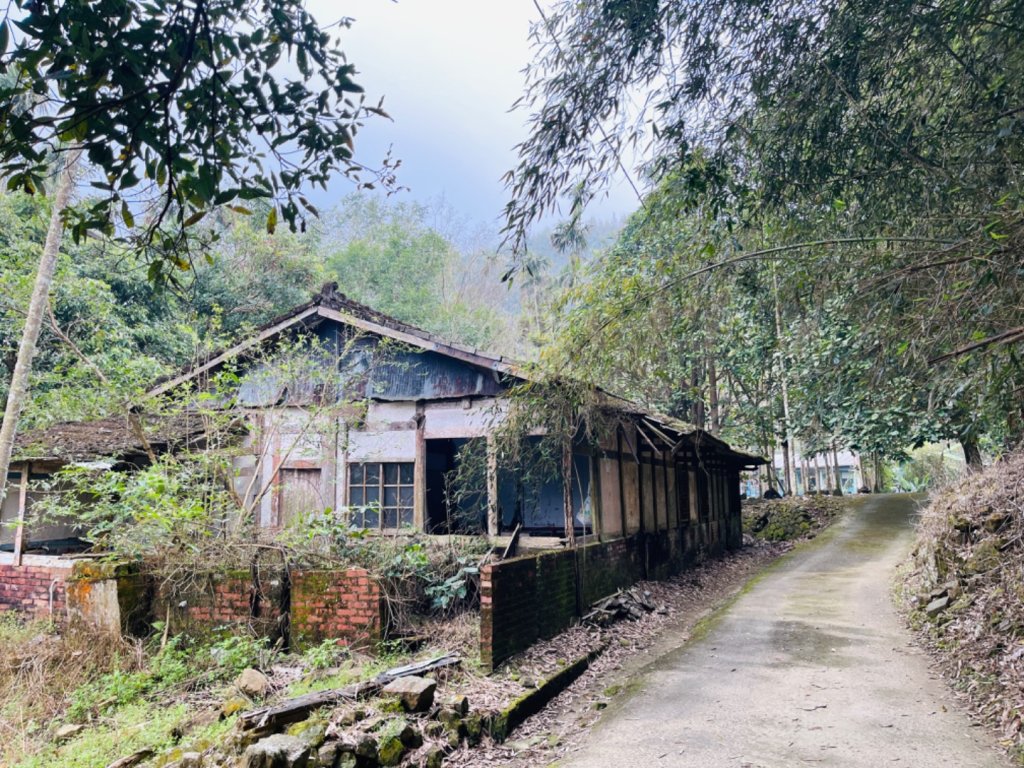 1140226塘湖山-甕缸罈雙O繞封面圖