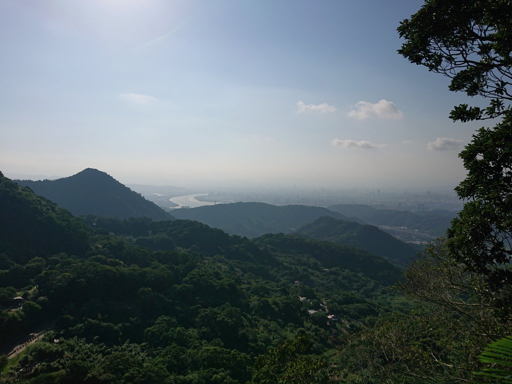 牛港稜山封面圖