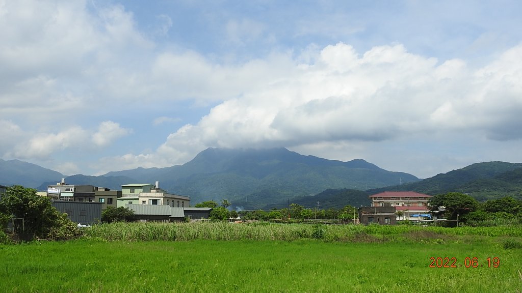 一方淨土，淙淙清流， 蟲鳴鳥叫，蝶飛蟌舞。_1739652