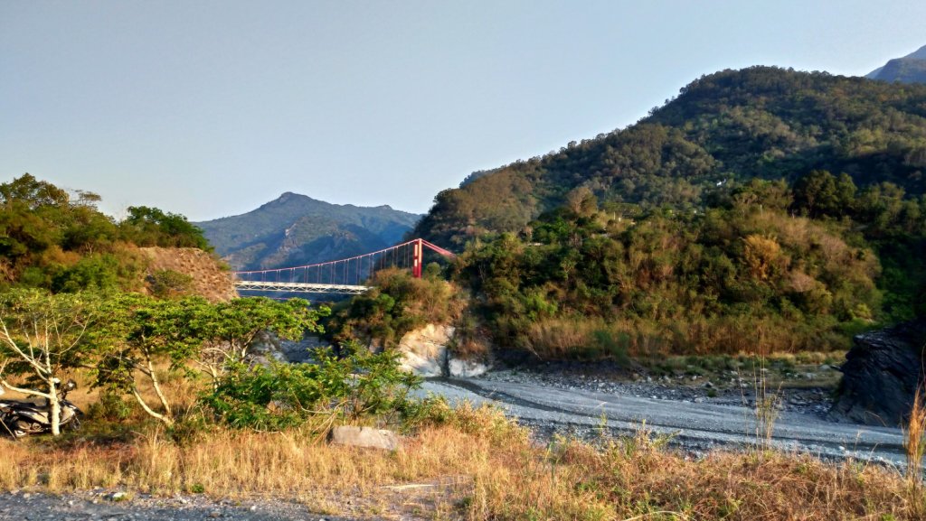 徒步32K勇闖哈尤溪～七彩岩壁_562803