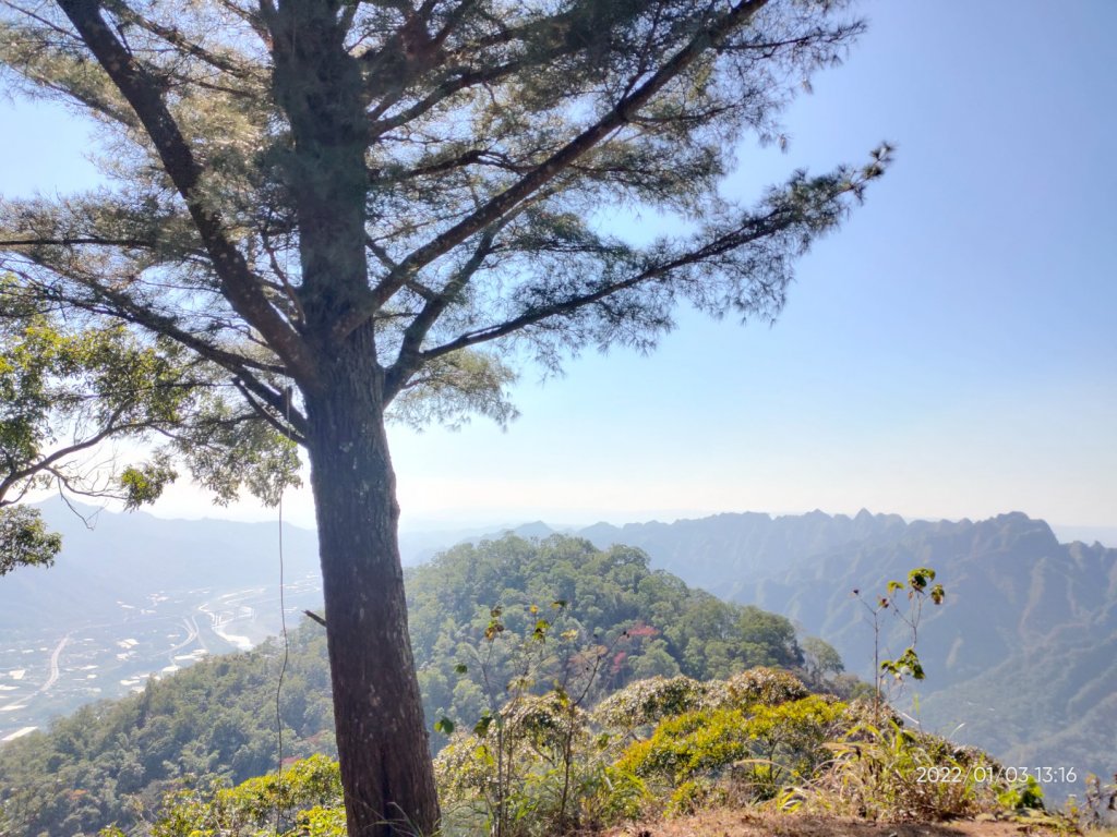 赤崁頂上大橫屏山O行封面圖