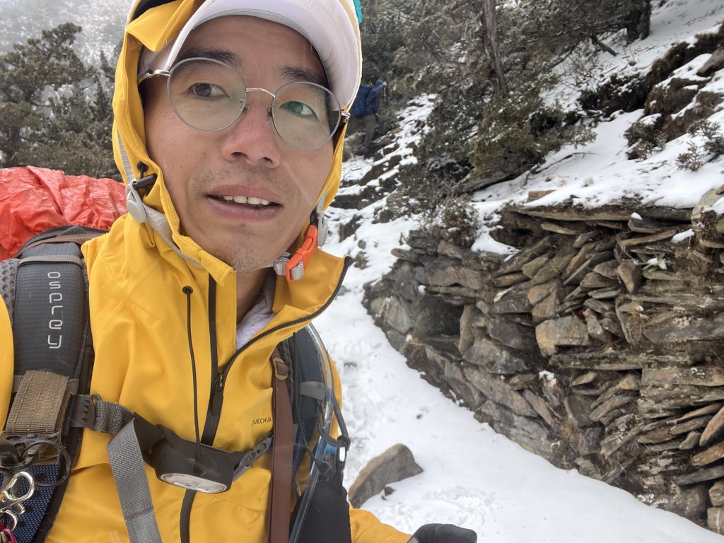 八大秀雪攀初體驗，銀白色中央山脈_2413092