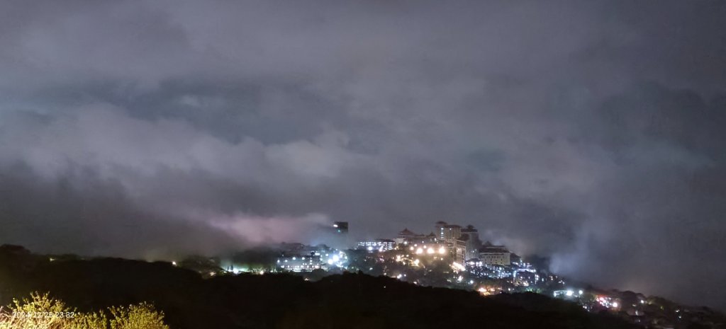 大屯山差強人意 #琉璃光 #火燒雲 #日出 #雲海 12/11_2676583