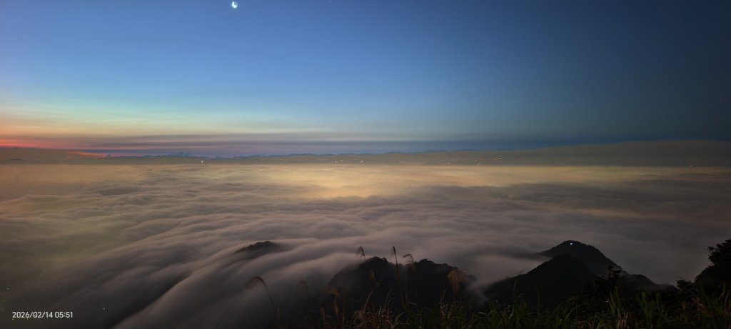 #觀音山 #月亮 #琉璃光 #雲海 #日出 #天空之城 2/14&15封面圖