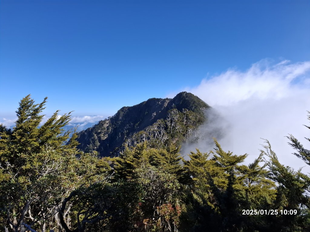 2025.01.24~26 北大武山 三天兩夜〈雲海、夕陽、檜木、鐵杉、藍天...〉封面圖