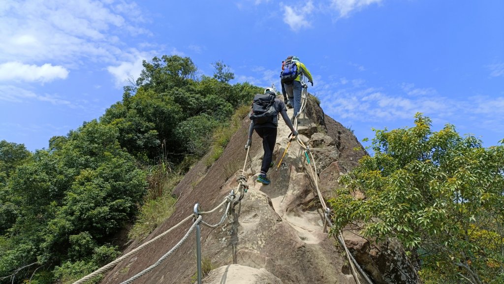 #新北三峽 #五寮尖 #北部三大攀岩場 #牛背岩 #峭壁雄峰 #登山_2147498