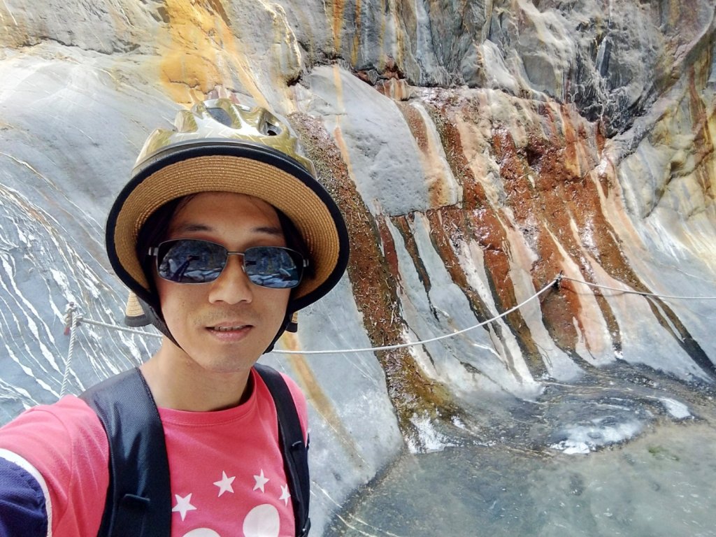 徒步32K勇闖哈尤溪～七彩岩壁_562711