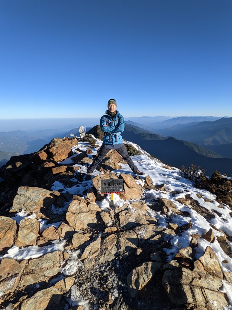 玉山北峰氣象站眺望雪白玉山_1313025