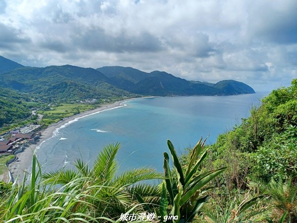 【花蓮豐濱】藍天碧海。大石鼻山步道封面圖