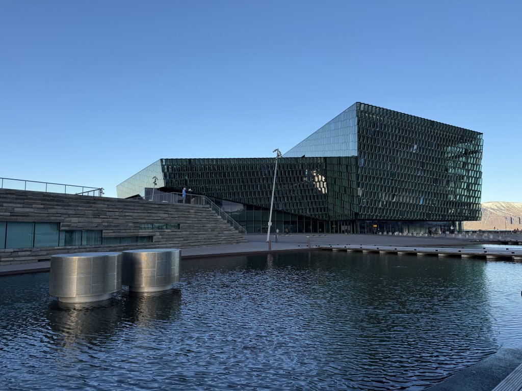 [紐約馬之行-22] 2025_1104 哈帕音樂廳(Harpa)封面圖