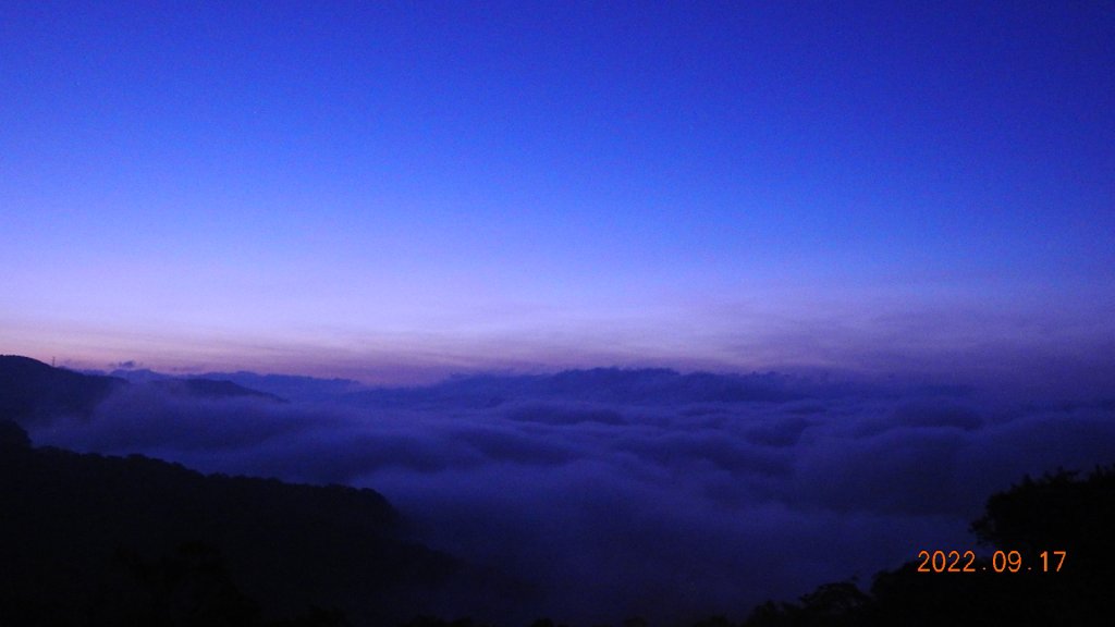 十三股山(永安社區/台北花園公墓)日出雲海&二格山白牆槓龜 9/17_1845142