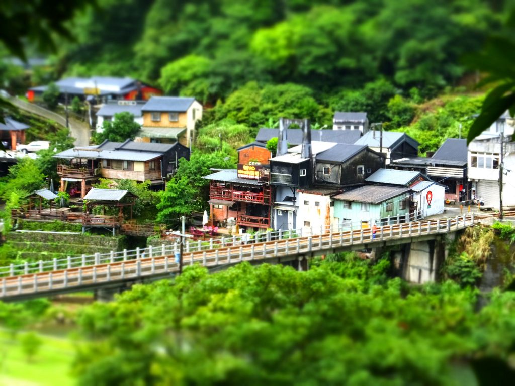 三貂嶺雨後瀑布行封面圖