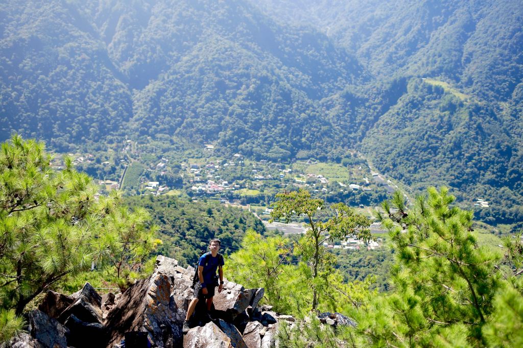 東卯山：東南稜晨曦_405787