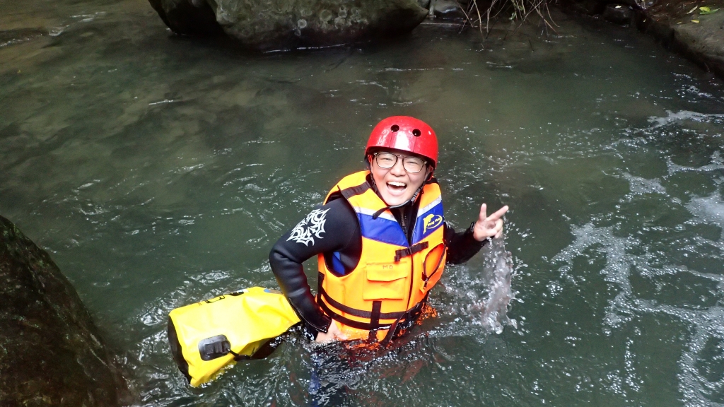 梅花溪溯行-梅花瀑布垂降、跳水趣_57747