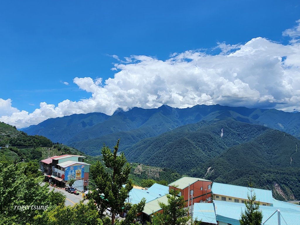 樂遊梨山，喜眺群山(環山部落哇哈妮、攬勝樓、日出幸福櫻緣丘)_2217900