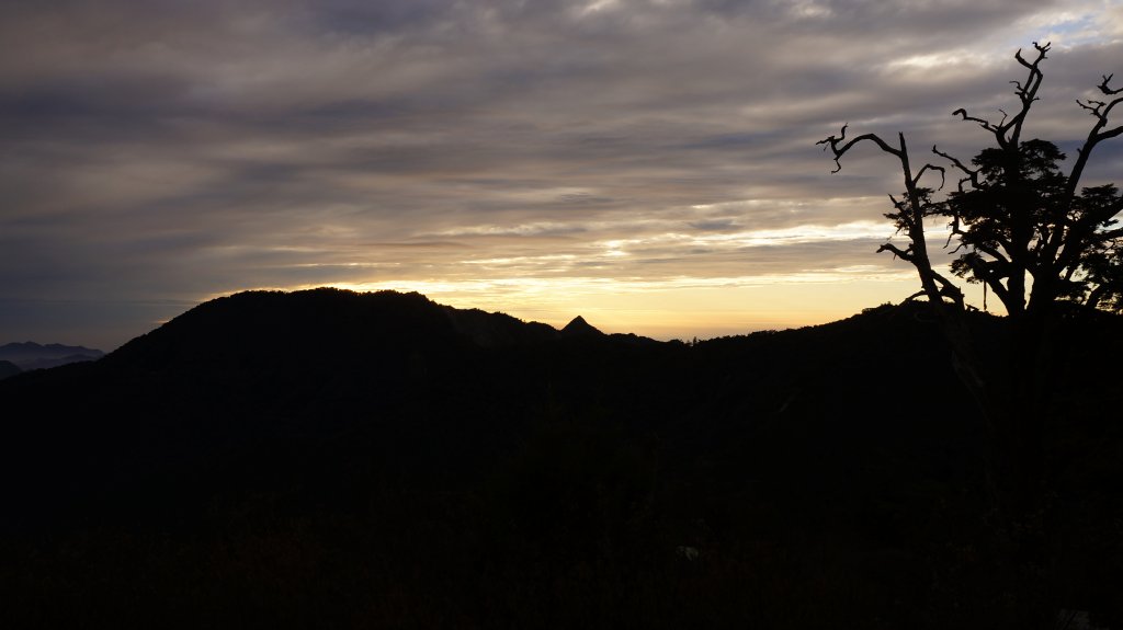 鳶嘴捎來之峰_791575