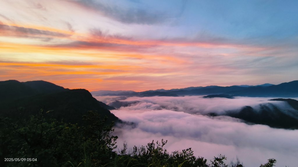 跟著雲海達人山友追雲趣 #琉璃光雲海 #火燒雲雲海 5/9_2782996