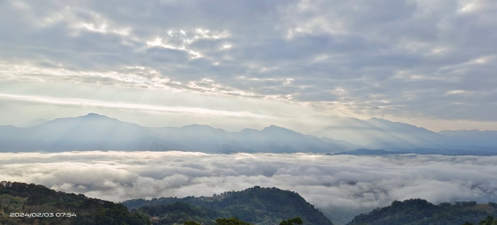 大湖薑麻園/雲洞山莊曙光日出雲海&觀音圈&斜射光(上帝光)2/3_2417862