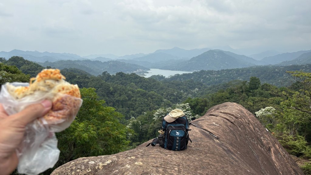 雙石+++牛背封面圖