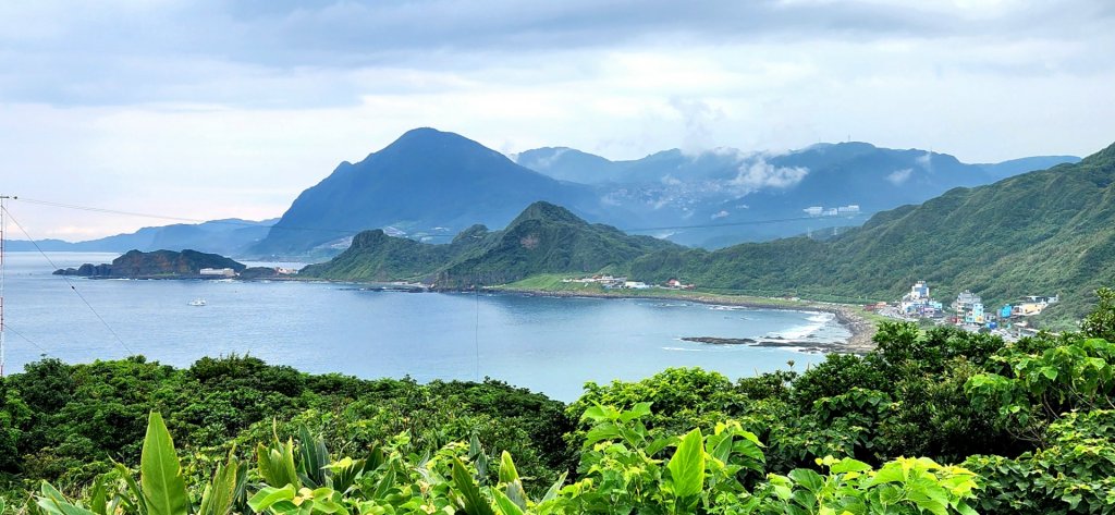 基隆大武崙山，樂利山，金龍湖，獅球嶺，容軒步道，酋長岩，大牛稠嶺登山步道，瑪西桐花步道，富民親水公園封面圖