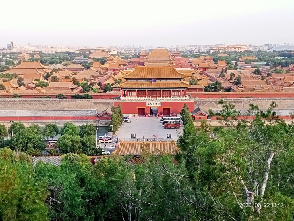 北京寶辰飯店、天壇、南門涮肉、雍和宮、吳裕泰冰淇淋、國子監街、景山公園紫禁之巔、王府井、四季民福烤鴨封面圖