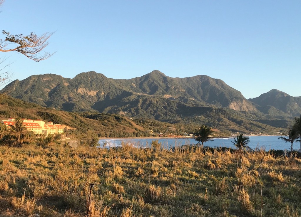 山水雲天都蘭山封面圖