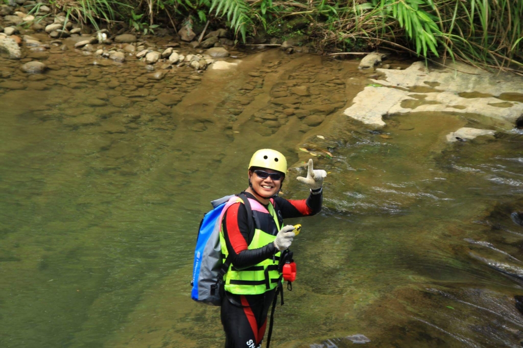 平溪線旁的山水秘境-灰窯溪溯溪_53419
