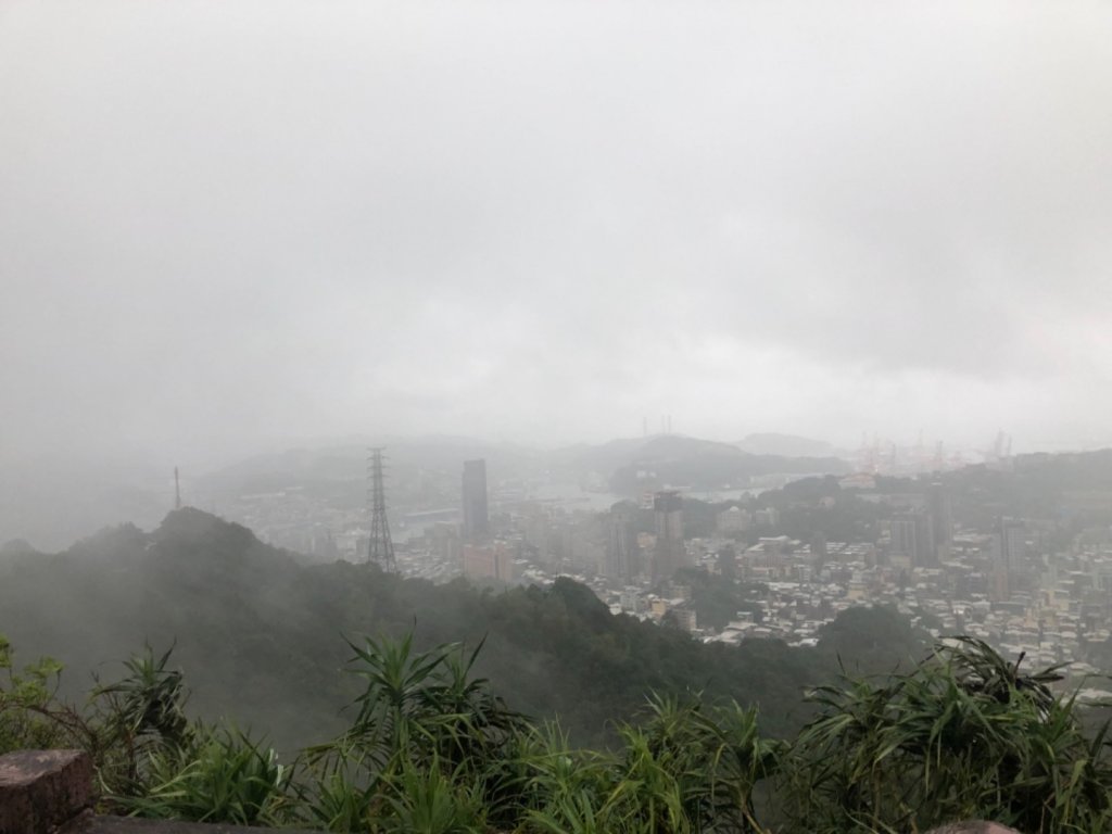 基隆市仁愛區、信義區小百岳紅淡山三等三角點NO.1024_1517709