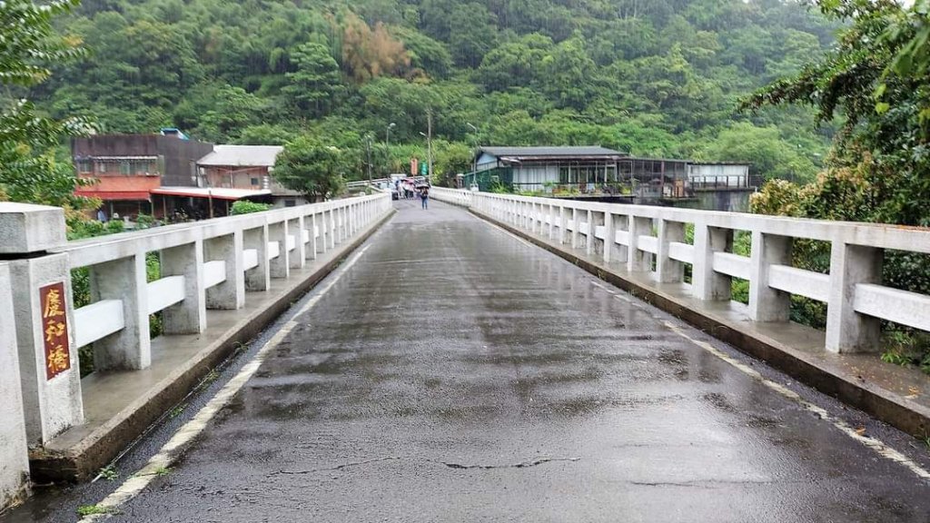 平溪  望古瀑布步道  猴硐貓村 運煤遺址。搭火車去旅行  最小的火車站 被人們忽略的秘境 望古瀑布_2186045