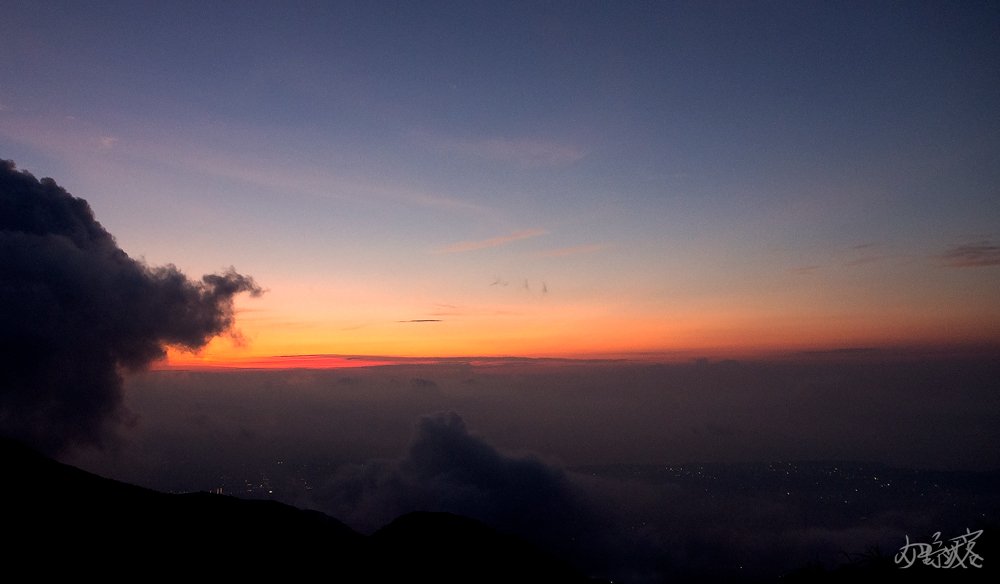 大屯山主峰夕陽賞~~層層七彩如詩畫_692080