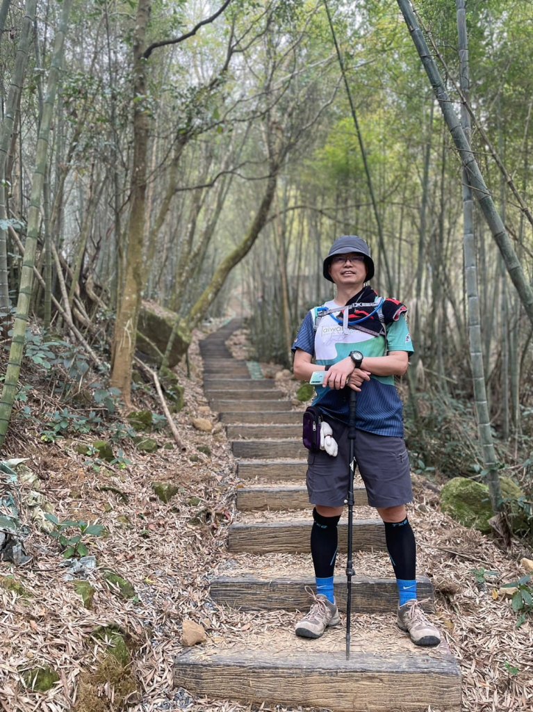 230416-小百岳#057 梨子腳山。18禁-竟能在茶樹上偶遇黑線黃尺蛾。美美兔O繞走成8字。_2117330