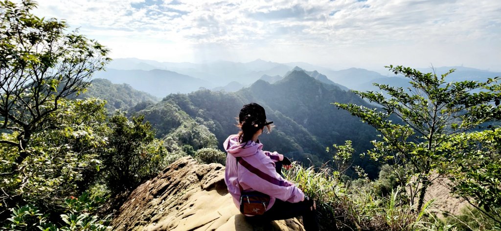 皇帝殿，獅公髻尾山，指南宮千階步道（竹柏參道），十六分山，貓空尖，絹絲瀑布步道_1987712