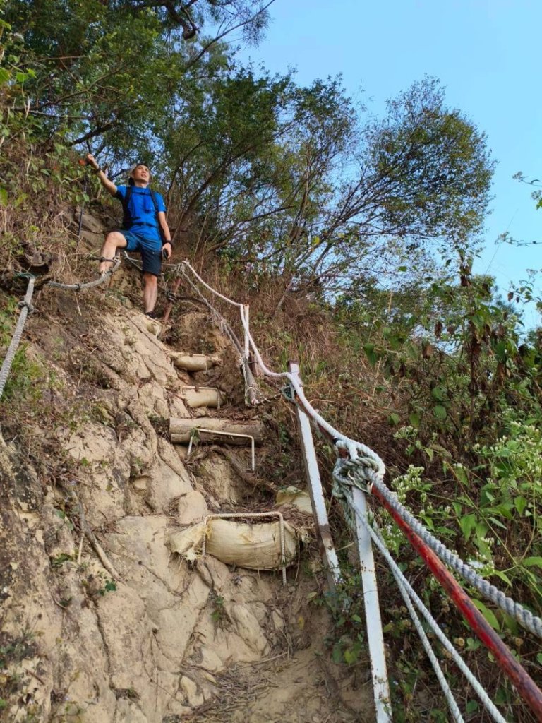 20251213 高雄觀音山15連峰🤔一直走不回頭繞_2961556