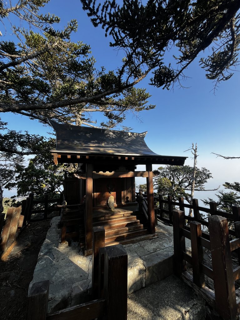 玉山西峰封面圖
