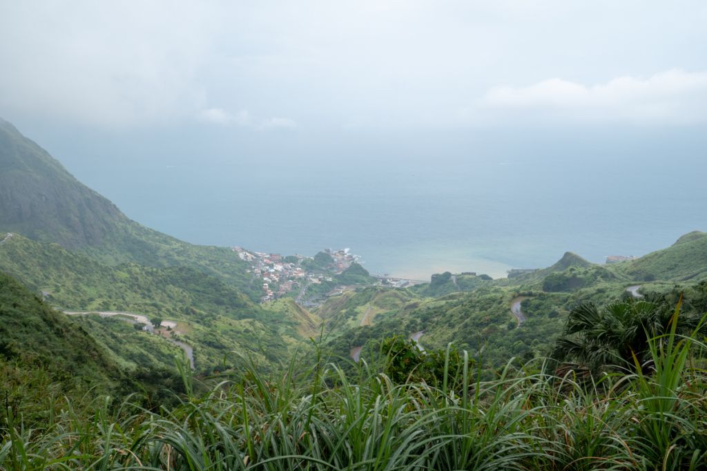 雲霧繚繞的茶壺山_390928