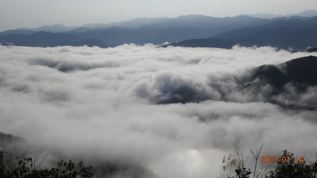 翡翠水庫壩頂/新店四十份公墓雲海+斜射光，個人在此最有層次最美的一次雲海_1993266