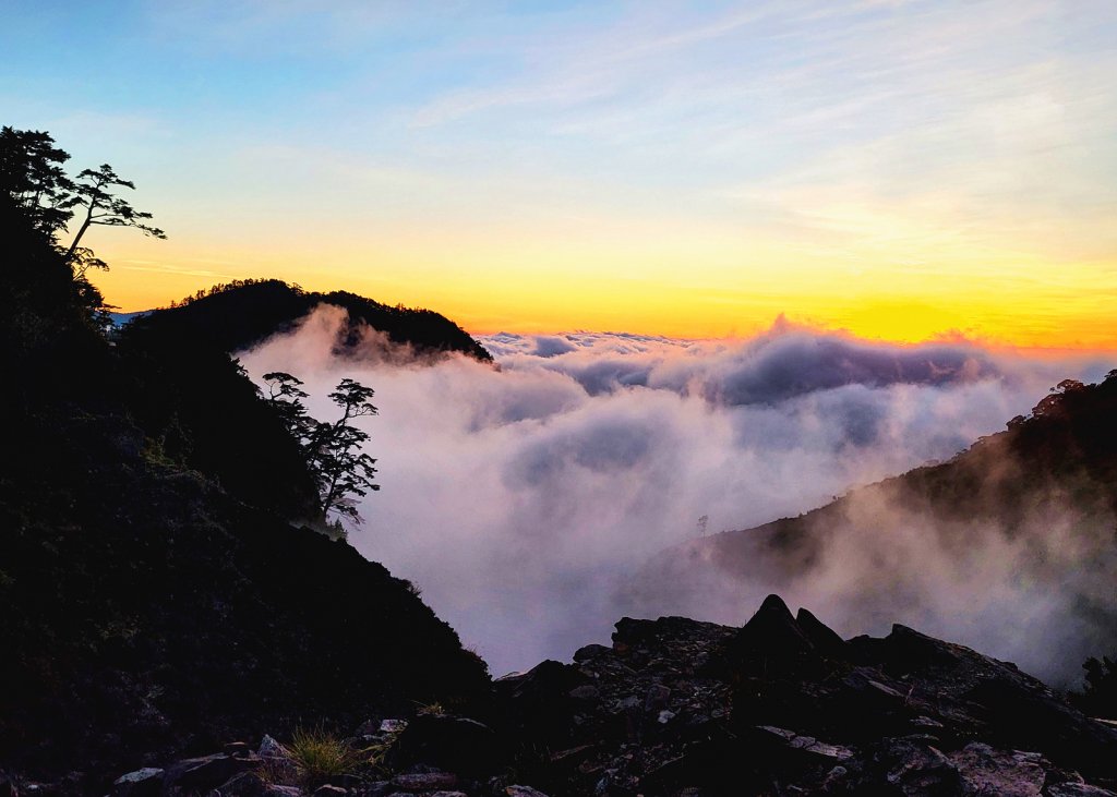 【神池上小關山】媲美喜多麗雲海夕陽_2354805