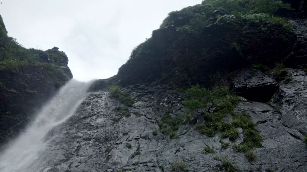 陽明山國家公園最大的瀑布「阿里磅瀑布」_406717
