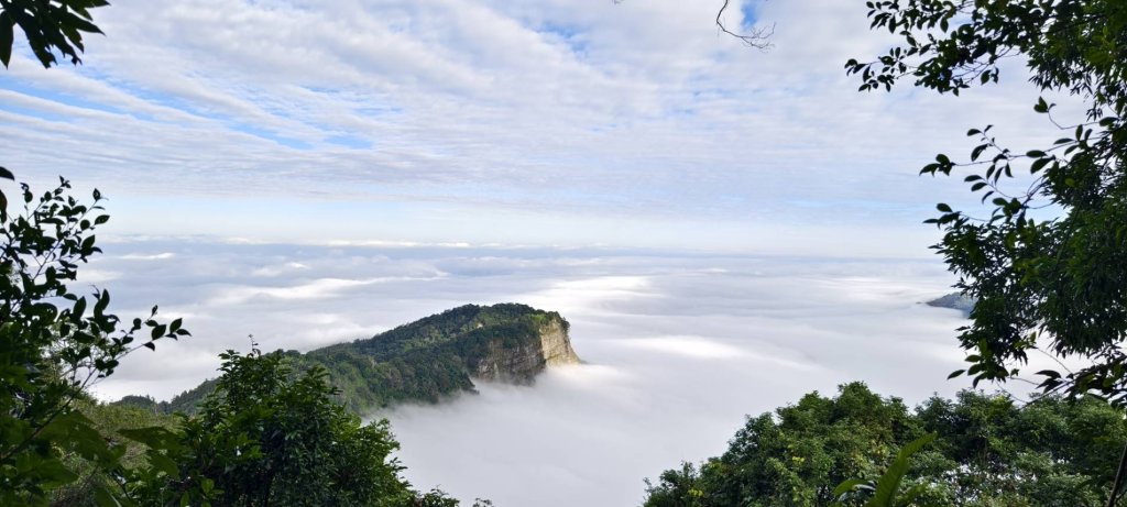 二訪馬拉邦山，解鎖 #琉璃光雲海 #日出雲海  #血月 #斜射光 #楓葉紅了！_2668531