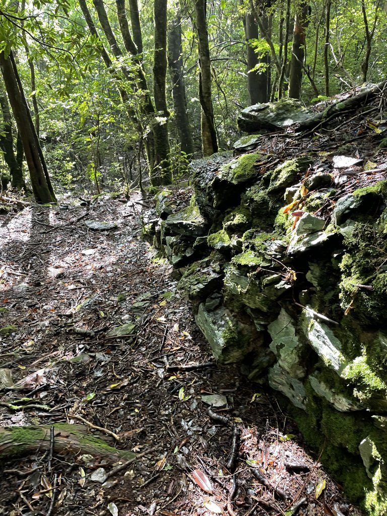 檜山駐在所前的石牆駁坎遺蹟